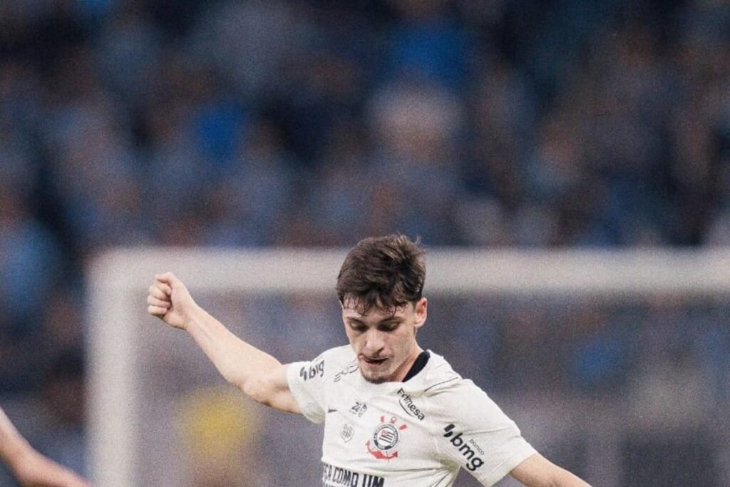 Neto aponta negociação entre Flamengo e Corinthians envolvendo troca de Bidon por Cebolinha