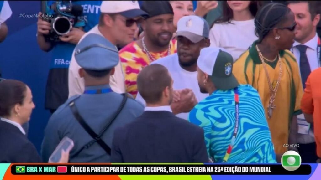 Neymar encontra Tom Brady e Travis Scott em jogo da Seleção; veja famosos no estádio