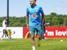 Neymar treina com grupo e fica perto de retorno pela Seleção contra Escócia