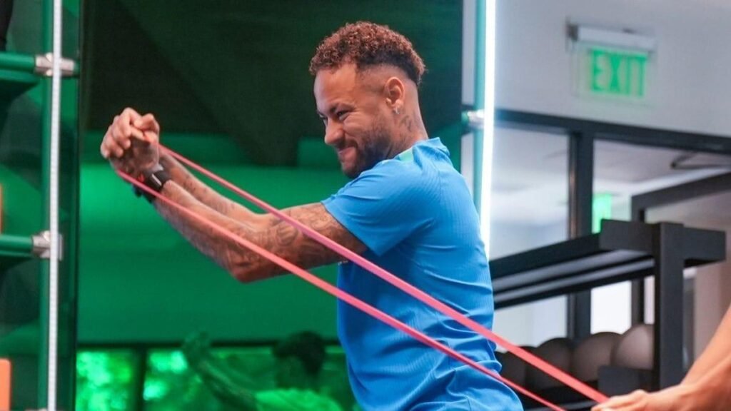 Neymar treina no Brasil após empate na Copa e gera expectativa para retorno