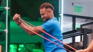 Neymar treina no Brasil após empate na Copa e gera expectativa para retorno