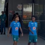 Neymar volta a treinar com bola e reforça Brasil na preparação contra Escócia