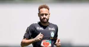 Nova Jersey: Neymar segue tratamento e desfalca Brasil na Copa contra Haiti