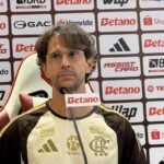 Novo técnico sub-20 do Fla cita Jesus e mira integração com equipe profissional