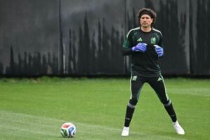 Ochoa abre o jogo e sugere aposentadoria do futebol após Copa