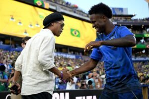 Ronaldinho vira investidor de clube italiano e aposta em vitória do Brasil na Copa