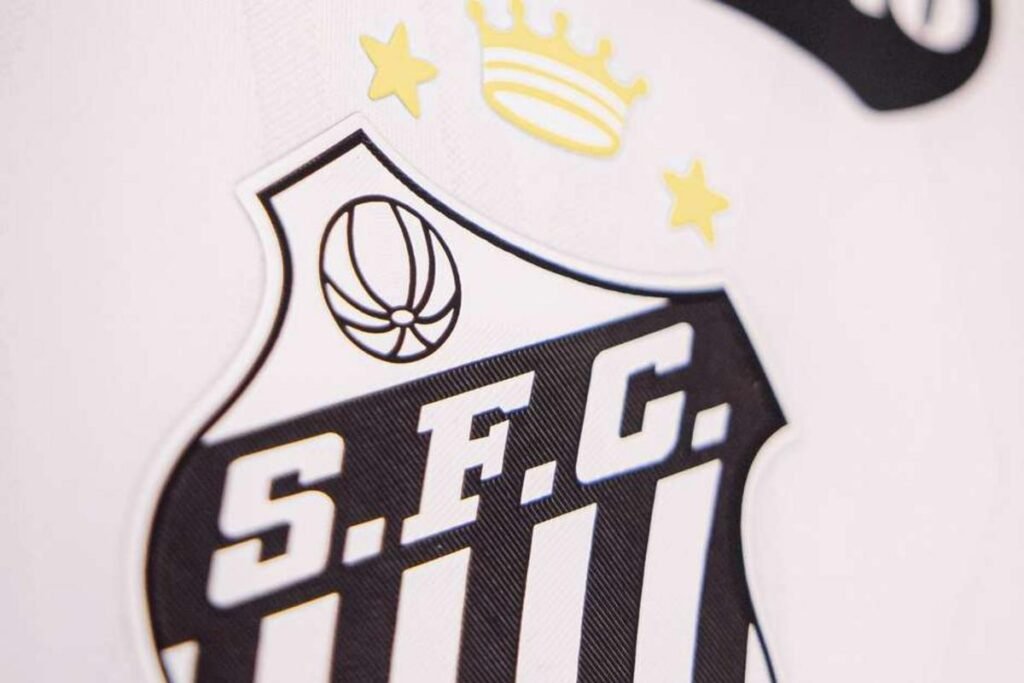 Santos monitora quarteto do Flamengo para reforçar elenco na próxima janela