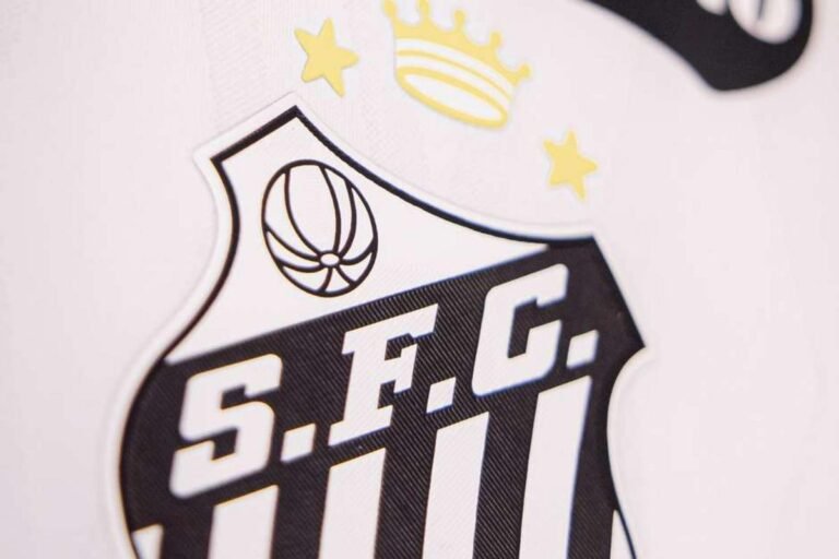 Santos monitora quarteto do Flamengo para reforçar elenco na próxima janela