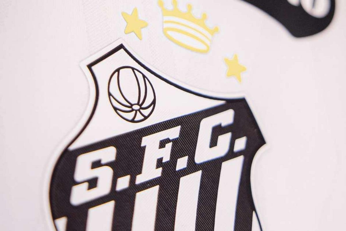 Santos monitora quarteto do Flamengo para reforçar elenco na próxima janela
