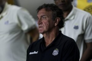 Santos prioriza contratação de laterais após sofrer com lesões e improvisos na temporada