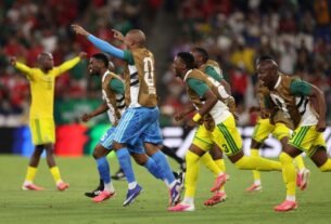 South Africa and Canada kick off World Cup knockout stage in historic clash of debutants