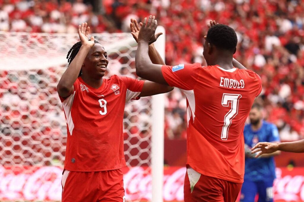 Suíça lidera Grupo B e Canadá faz história com classificação inédita ao mata-mata