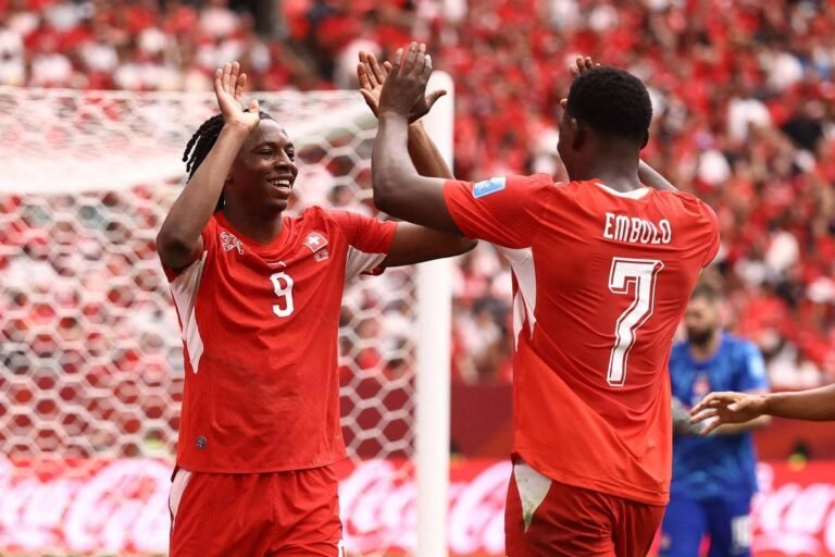Suíça lidera Grupo B e Canadá faz história com classificação inédita ao mata-mata