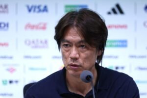 Técnico da Coreia do Sul assume culpa por derrota e nega intoxicação de jogadores