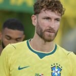 Torcida vaia Léo Pereira em jogo do Brasil e revolta rubro-negros