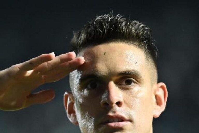 Inter's Borré celebrates a goal against Santos in a Brazilian Serie A match. Image: Jota Erre/AGIF
