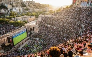Tumulto em transmissão de jogo da Copa deixa um morto e oito feridos na Jordânia