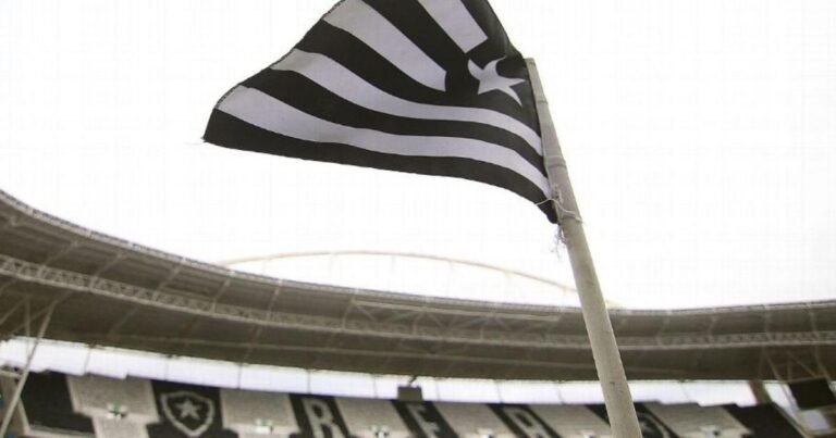 Vitinho do Botafogo desperta interesse de gigantes russos e franceses
