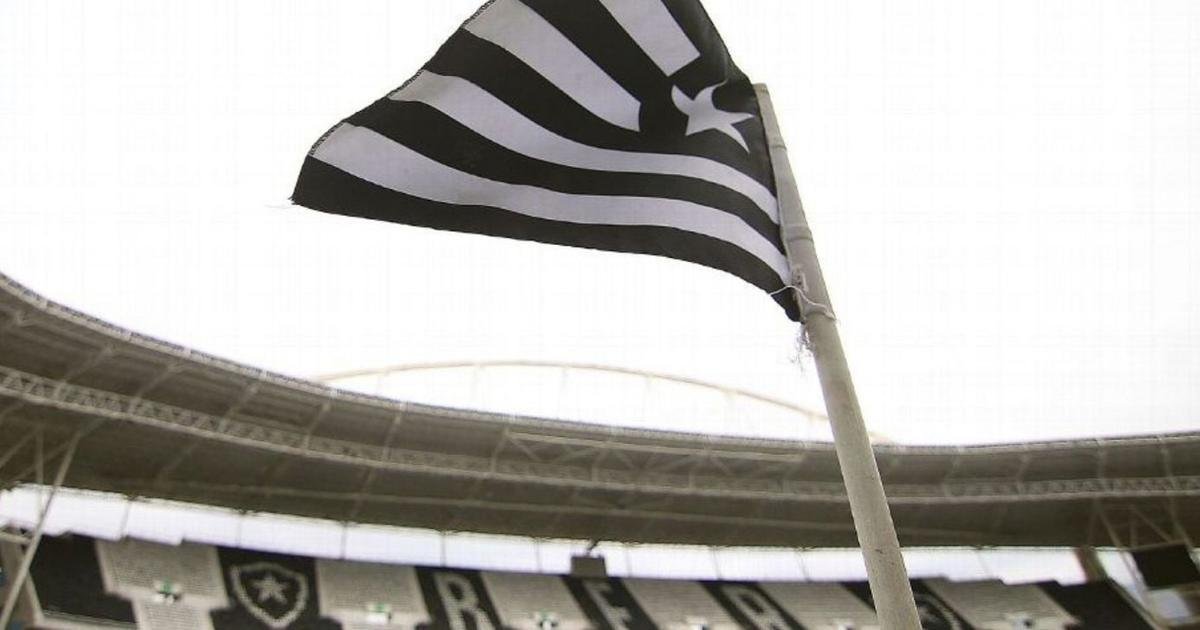 Vitinho do Botafogo desperta interesse de gigantes russos e franceses