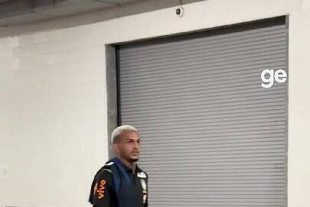 Wesley sofre lesão muscular e vira preocupação para Seleção Brasileira antes da Copa