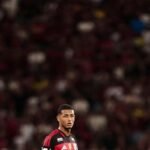 Zagueiro João Victor ganha nova chance no Flamengo com Leonardo Jardim