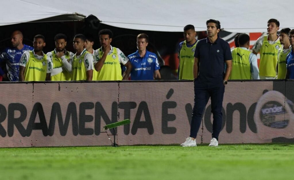 Abel Ferreira justifica manutenção de Flaco López e Allan no elenco do Palmeiras