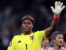 Alisson elogia e apoia goleiro japonês após derrota para o Brasil na Copa