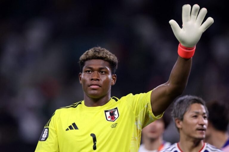 Alisson elogia e apoia goleiro japonês após derrota para o Brasil na Copa