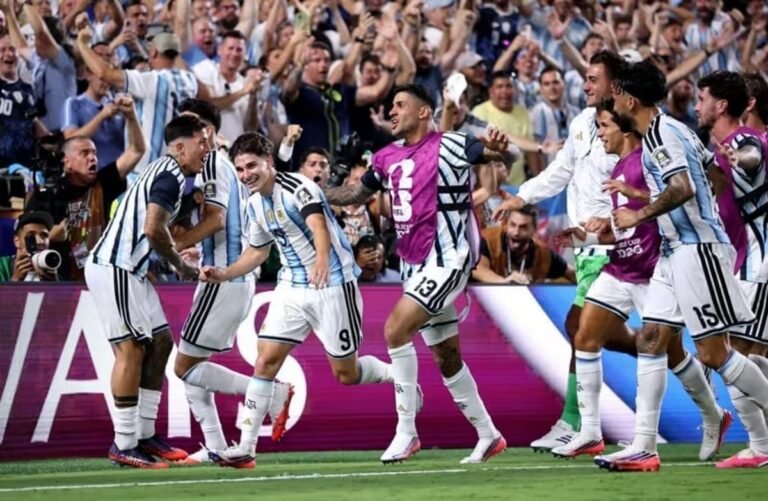 Álvarez decide na prorrogação e Argentina elimina Suíça na Copa do Mundo