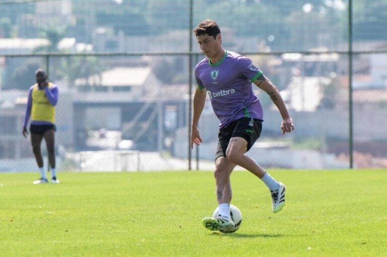 Argentine left-back Tobias Ostchega, 27, one of the nine players signed by América over the last two months. Credit: Mourão Panda
