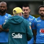 Ancelotti explica 'sumiço' de Ibañez e Igor Thiago após estreia na Copa