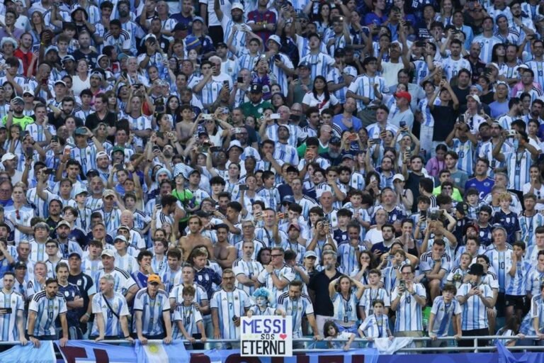 Argentine fans in Miami — Photo: PATRICIA DE MELO MOREIRA / AFP