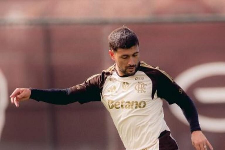 Arrascaeta perto do retorno ao Flamengo após lesões