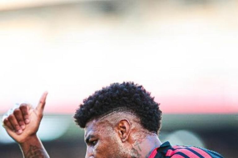 Right-back Emerson Royal attracts interest from England's Aston Villa. Photo: Gilvan de Souza/Flamengo