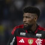 Aston Villa oferece R$ 53 milhões por lateral do Flamengo