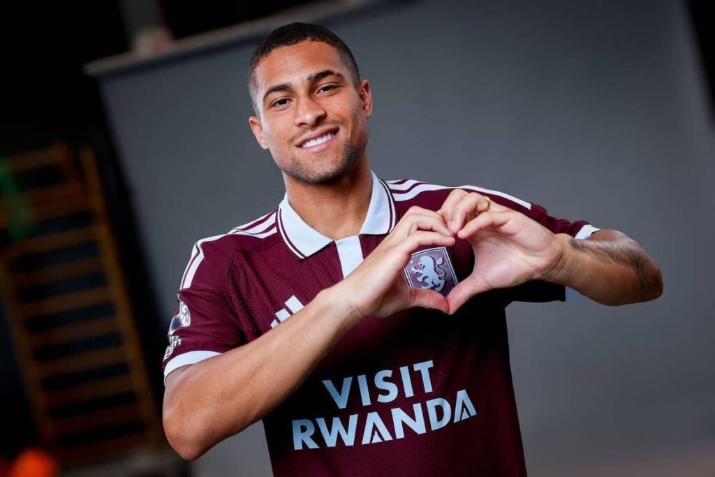Aston Villa oficializa João Gomes em transação milionária com Wolverhampton