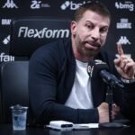 With Pedrinho's return, Vasco intensifies football planning; understand. While the president was sidelined, Vasco was unable to complete operations to bolster the squad.