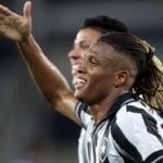 Bap elogia Danilo do Botafogo mas mantém cautela sobre contratação pelo Flamengo