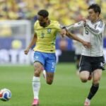 A proposed bill aims to ban clubs, federations, and other football-related sports entities from maintaining sponsorships with sports betting companies. It also seeks to limit the call-up of Brazil national team players to only those who play for domestic clubs in official national championships. The rules would apply to men's, women's, and youth national teams, as well as coaches and the entire technical staff.