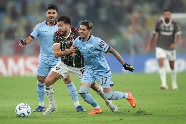Bolívar faced Fluminense in the 2026 Conmebol Libertadores — Photo: Jorge Rodrigues/AGIF