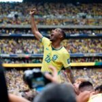 Brasil vira sobre o Japão nos acréscimos e garante vaga nas oitavas da Copa