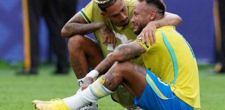 Brazil's Neymar and Raphinha after the match. Credit: Reproduction / UOL