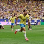 Gabriel Martinelli celebrates the goal that qualified Brazil against Japan in the second stage of the 2026 World Cup. Photo: Lars Baron / GETTY IMAGES NORTH AMERICA / Getty Images via AFP