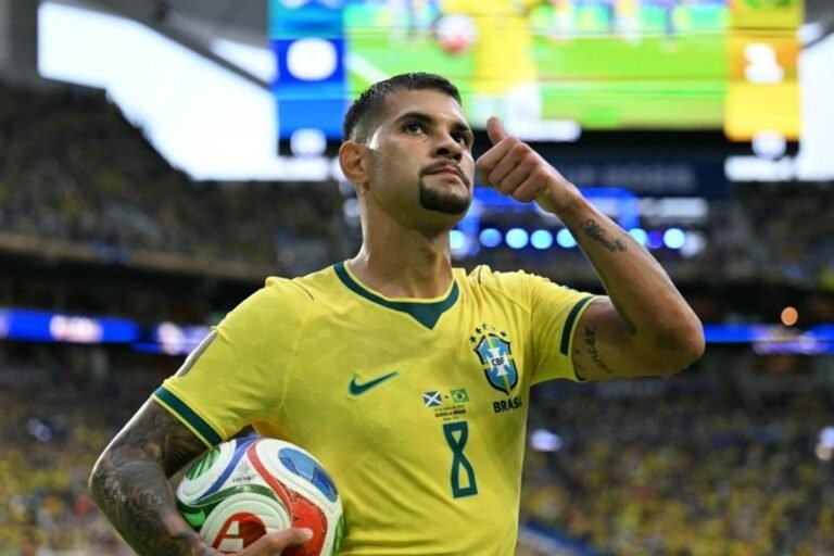 Bruno Guimarães manifesta desejo de trocar Newcastle pelo Arsenal após fim da Copa