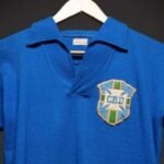 Camisa histórica de Pelé na Copa de 58 leiloada por quase R$ 27 milhões