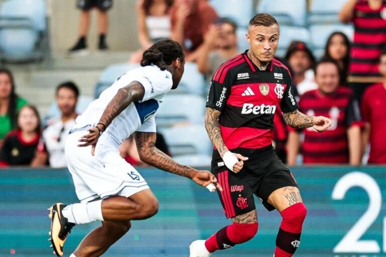 Everton Cebolinha during the match between Flamengo and Lausanne. Credit: Gilvan de Souza/Flamengo