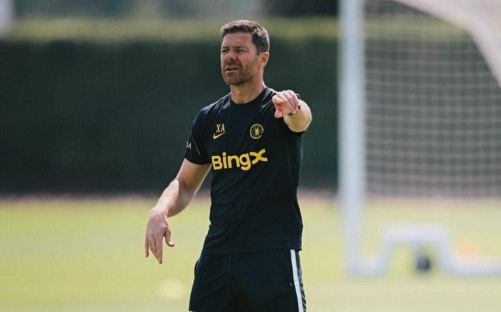 Chelsea contrata Morgan Rogers em negócio recorde, superando Arsenal