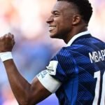 Copa do Mundo: gigantes caem, zebras encantam e política invade o campo