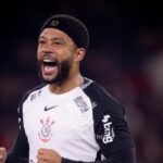 Corinthians e Memphis Depay perto de acordo por renovação