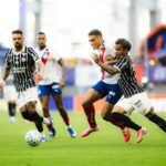 Corinthians empata com Bahia e se afasta do G5 no Brasileirão